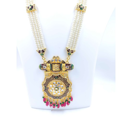 Circle motive Maharani Haar red green mina design 