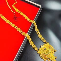 Traditional Gold Temple Necklace with Intricate Pendant Design MH006