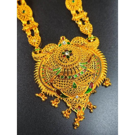 Traditional Gold Temple Necklace with Intricate Pendant Design MH006