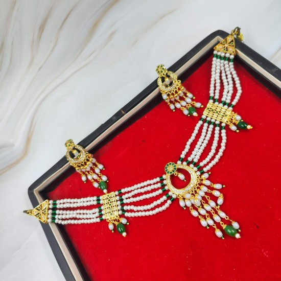 Micro gold plated necklace with earrings green colour NE-350-005